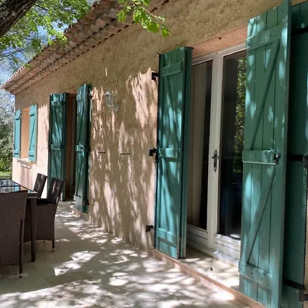 Provencal With Swimming Pool And Shaded Park Hébergement de vacances *
